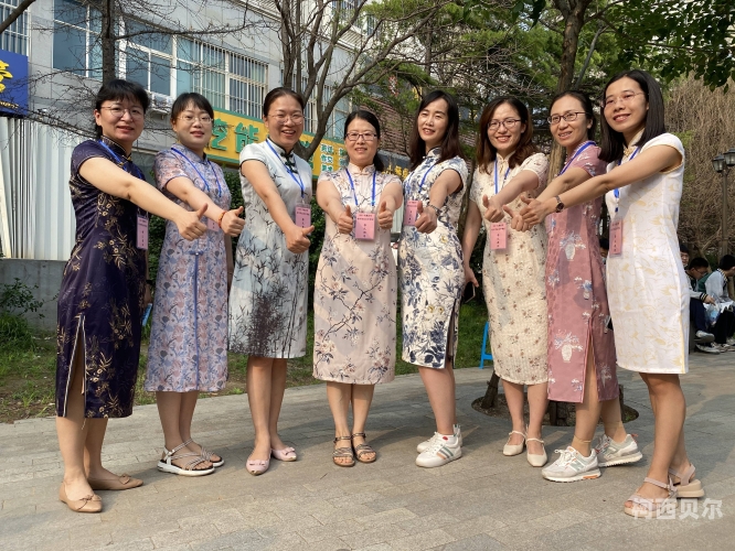 教室伦奷女教师在线播放女教师在线播放，教室里的温情与教育之光