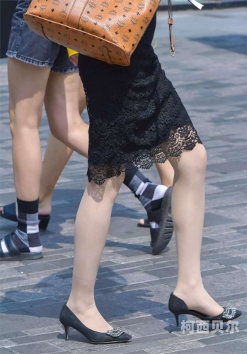 欧美熟女丝袜脚欧美熟女丝袜脚之时尚新风尚