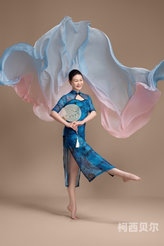 熟女热舞自慰XXⅩ熟女热舞自慰，探索背后的情感与社交现象